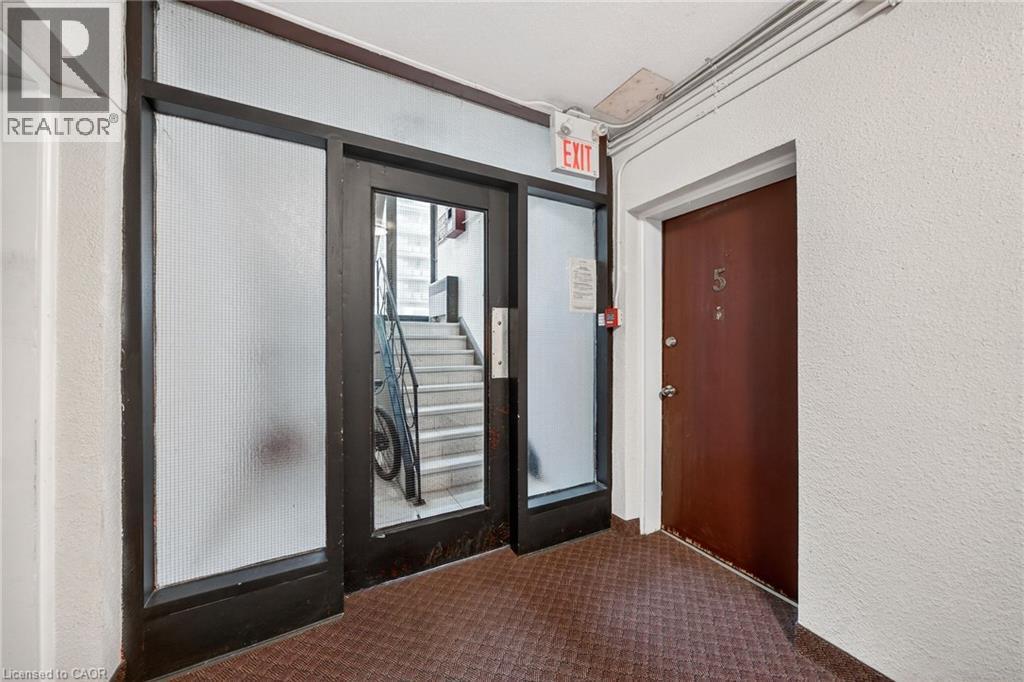 237 Mohawk Road E Unit# 5, Hamilton, ON - Indoor Photo Showing Other Room