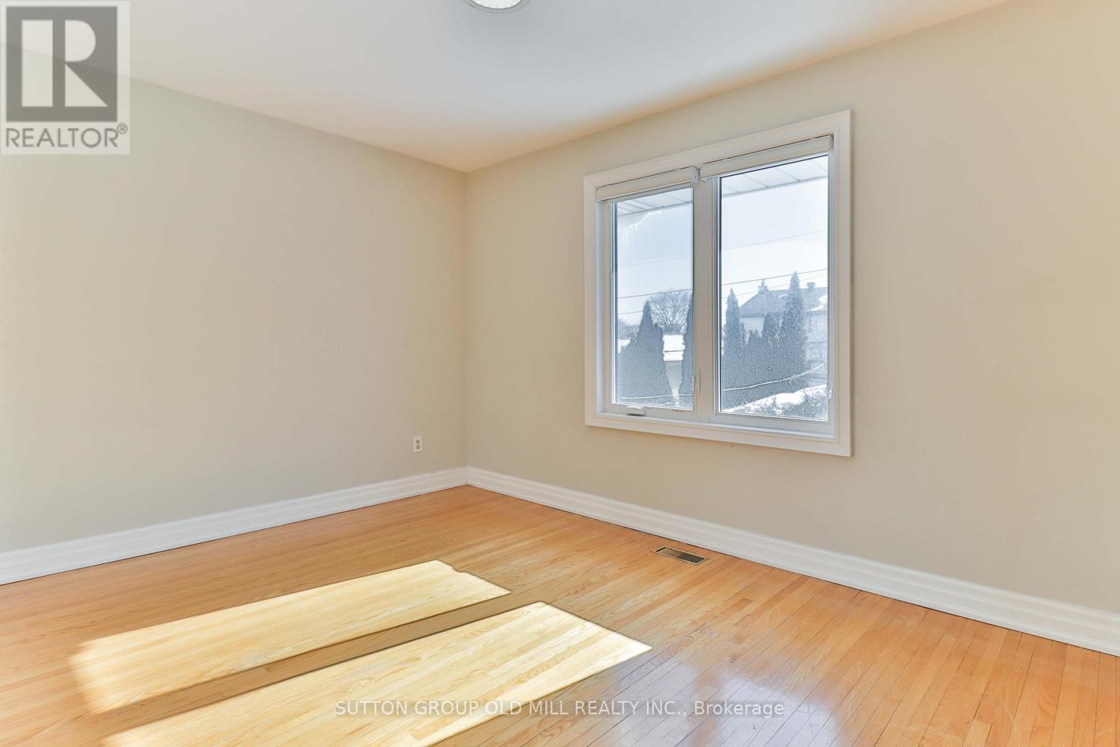 15 Manorhampton Drive, Toronto, ON - Indoor Photo Showing Other Room