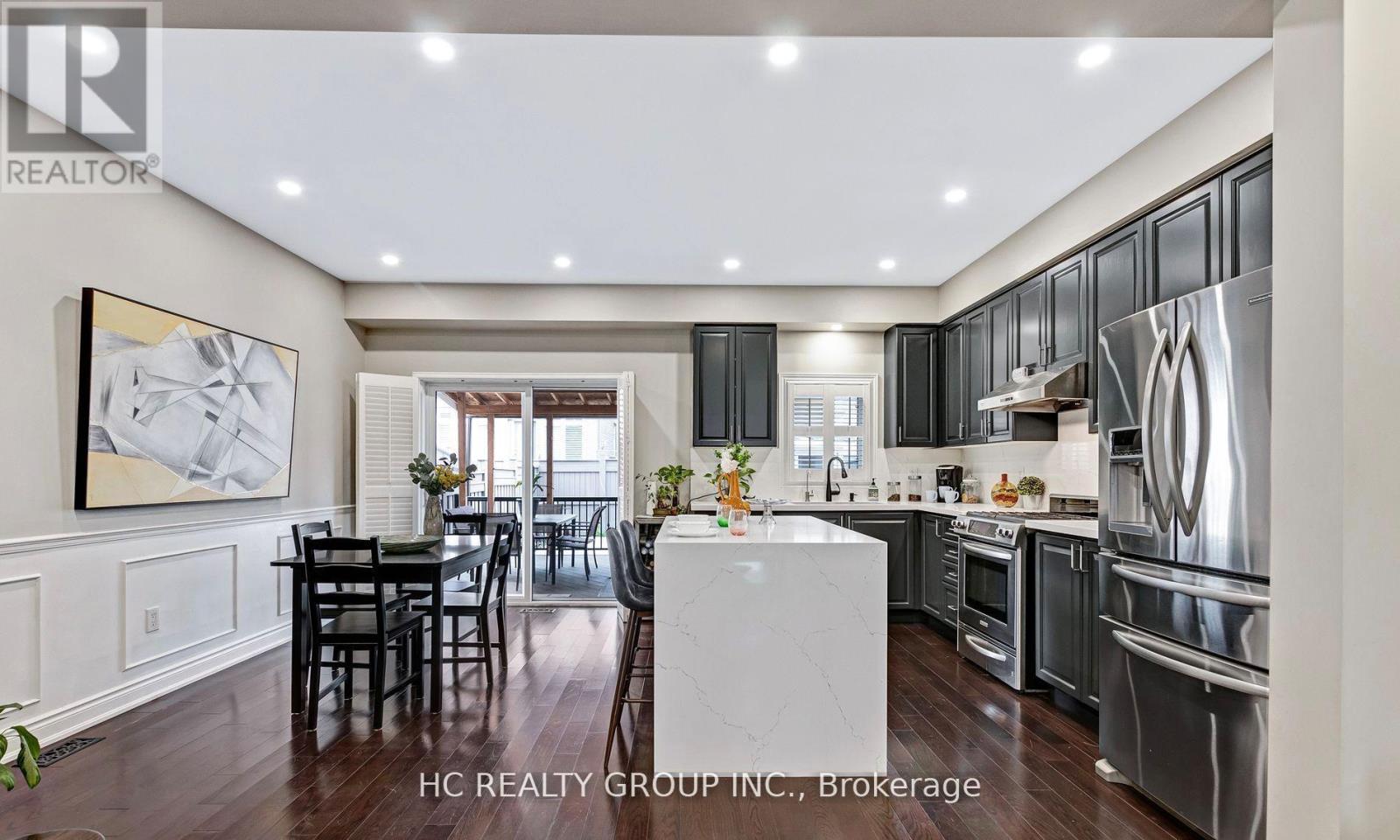 90 Boticelli Way, Vaughan, ON - Indoor Photo Showing Kitchen With Upgraded Kitchen