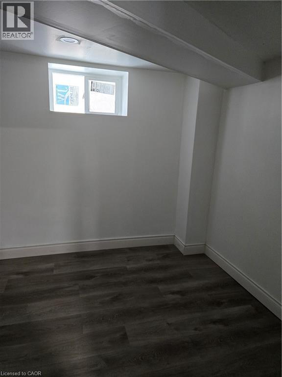 111 Park Row N, Hamilton, ON - Indoor Photo Showing Other Room