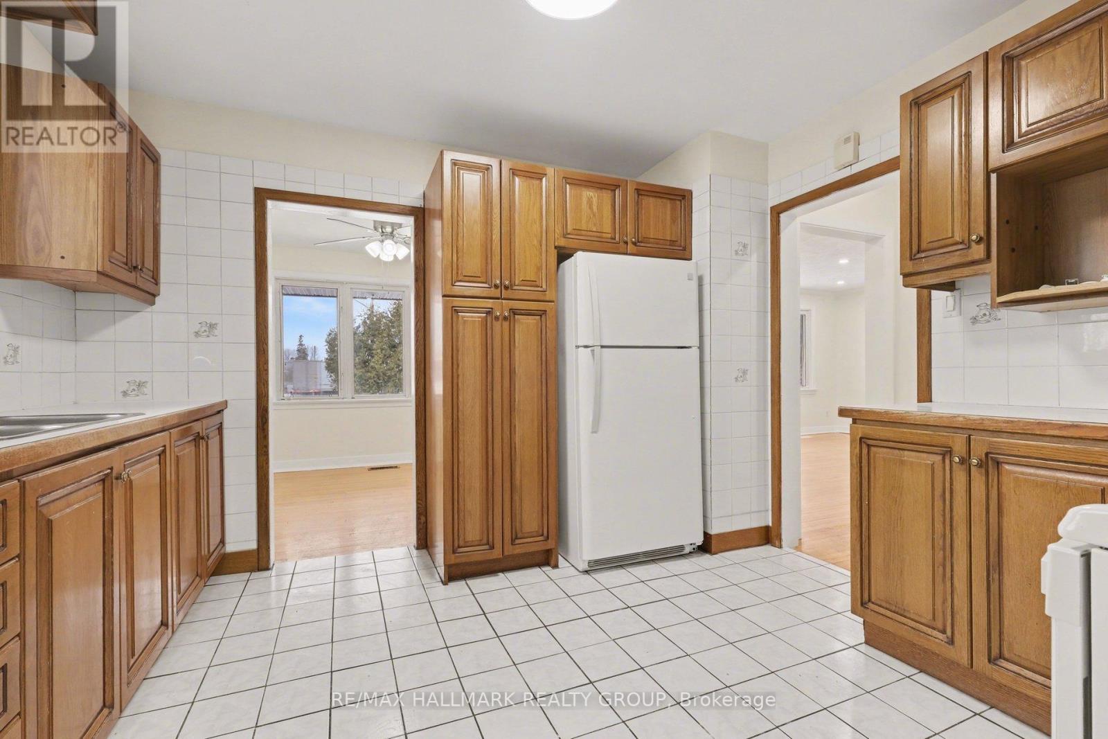 1299 Evans Boulevard, Ottawa, ON - Indoor Photo Showing Kitchen