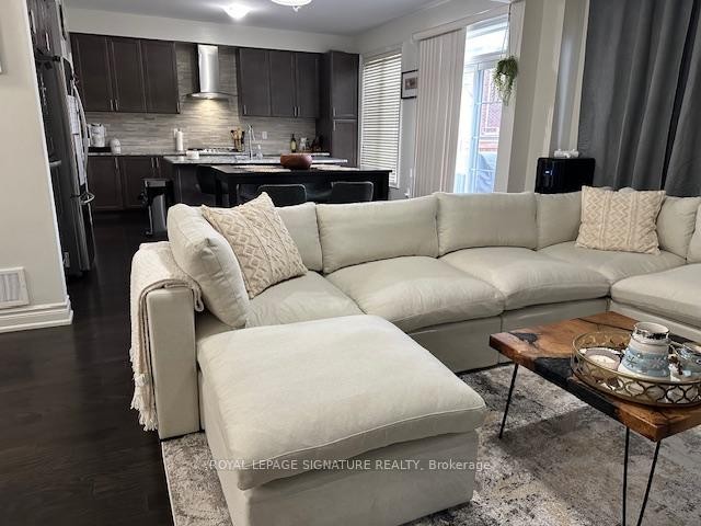 1317 Raspberry Terrace, Milton, ON - Indoor Photo Showing Living Room