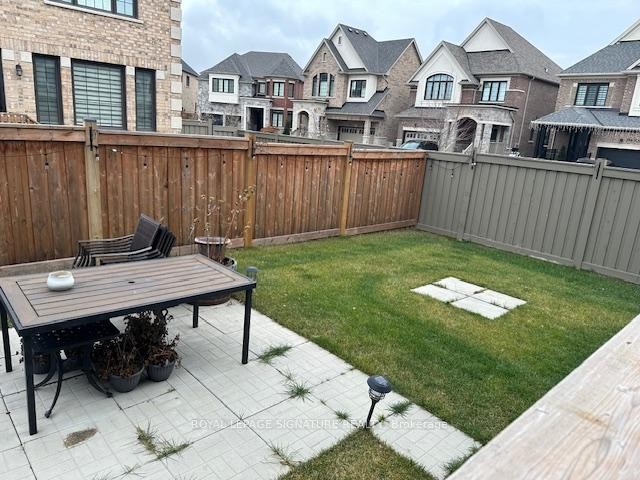 1317 Raspberry Terrace, Milton, ON - Outdoor