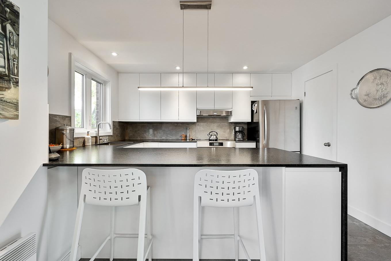 Cuisine - 654Z Av. Pine, Saint-Lambert, QC - Indoor Photo Showing Kitchen