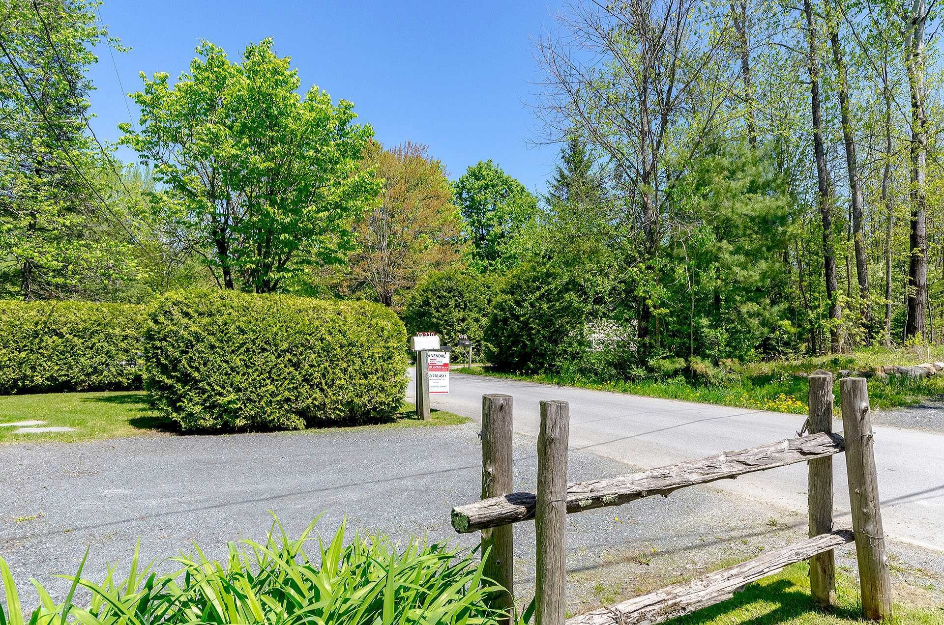 Stationnement - 230 Rue Larose, Dunham, QC - Outdoor
