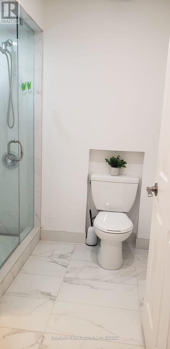 33 Major Crescent, Aurora, ON - Indoor Photo Showing Bathroom