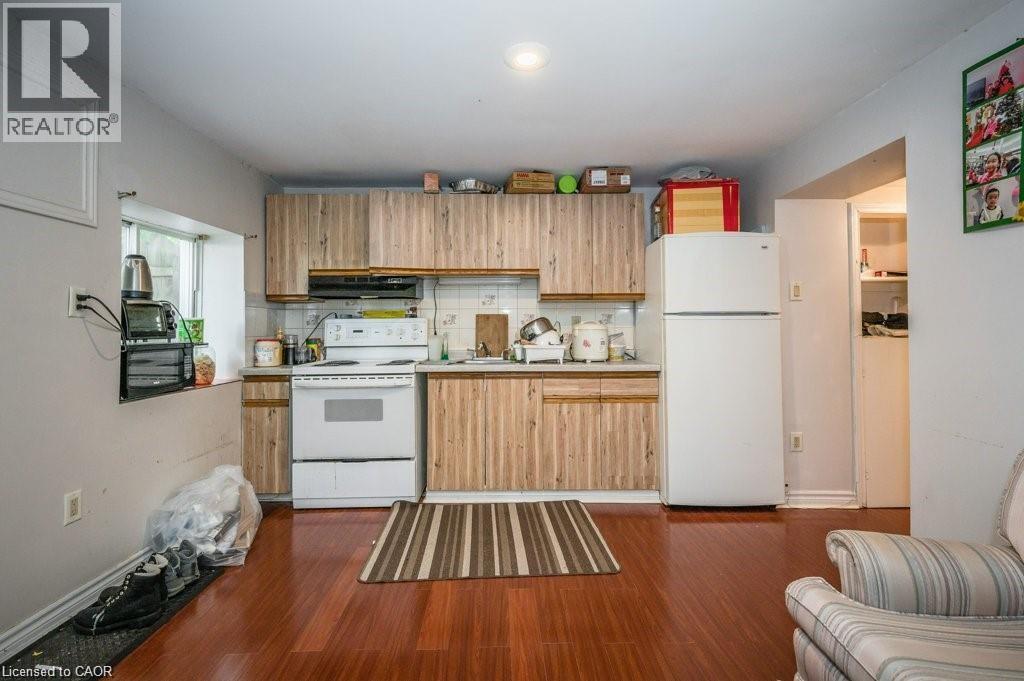 287 Blucher Road, Kitchener, ON - Indoor Photo Showing Kitchen