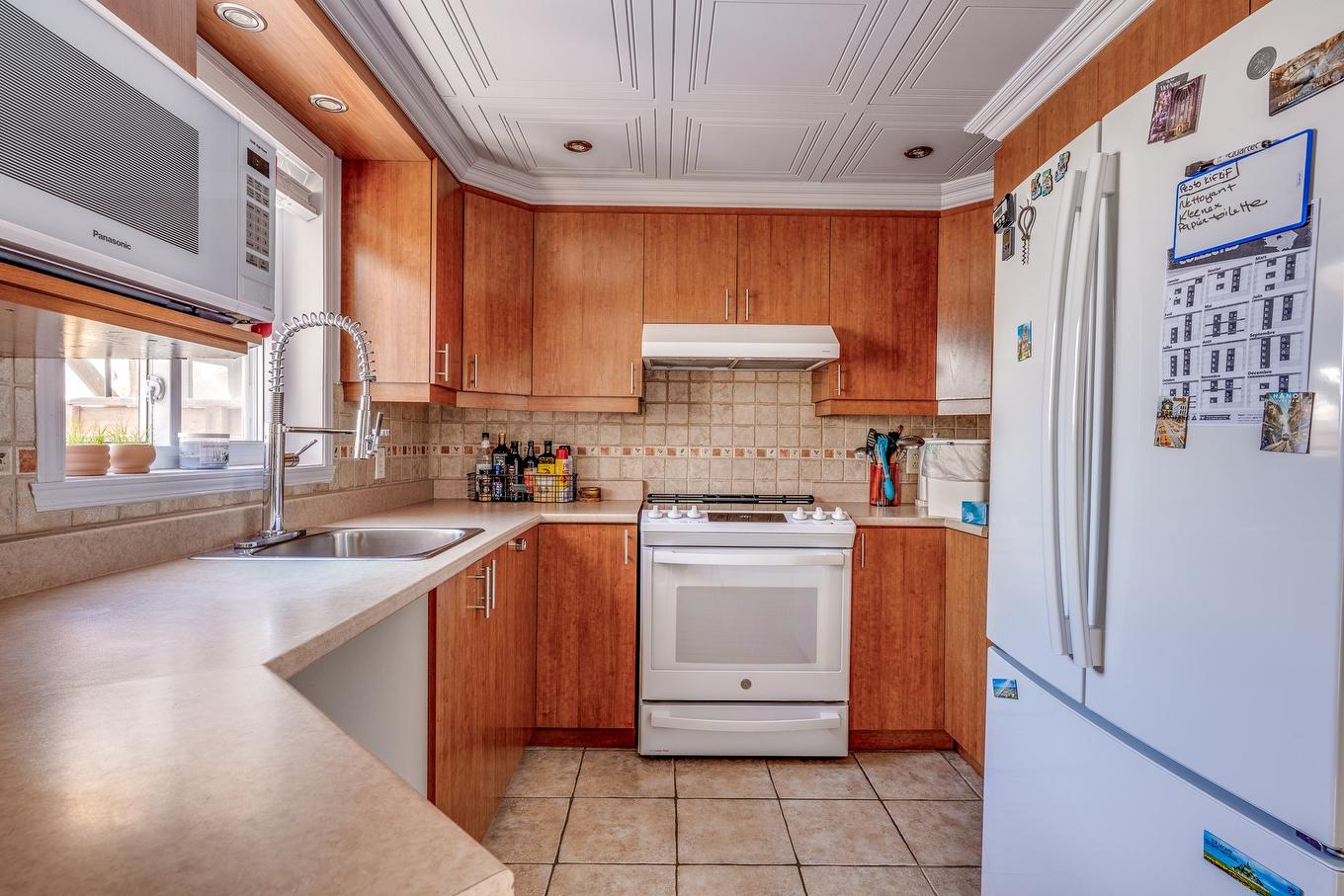 Kitchen - 1146 Rue De L'Acajou, Saint-Jérôme, QC - Indoor Photo Showing Kitchen