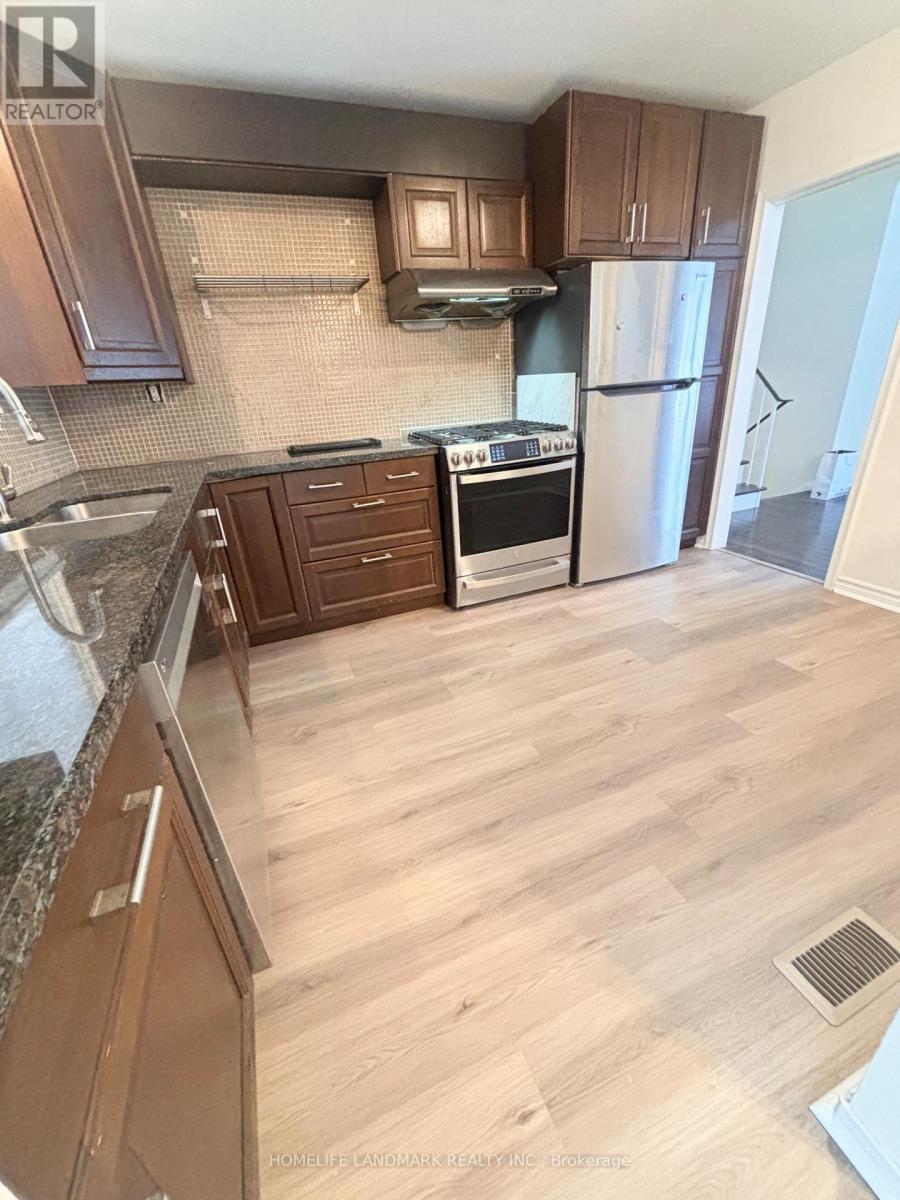 27 Arrowflight Drive, Markham, ON - Indoor Photo Showing Kitchen