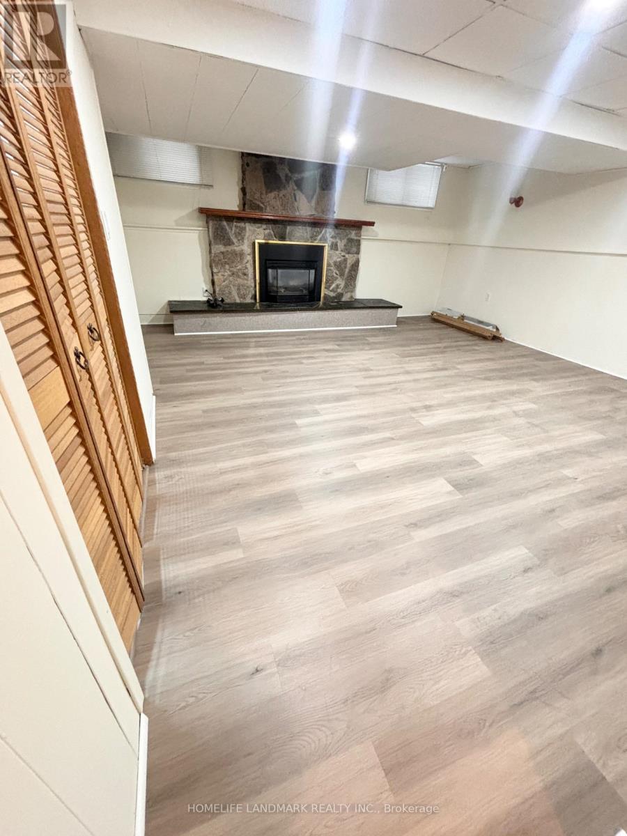 27 Arrowflight Drive, Markham, ON - Indoor Photo Showing Other Room