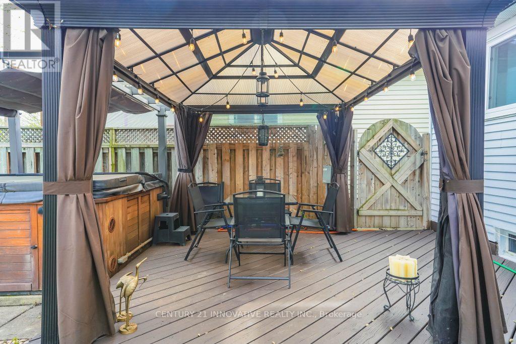 3066 Patrick Crescent, Mississauga, ON - Outdoor With Deck Patio Veranda With Exterior