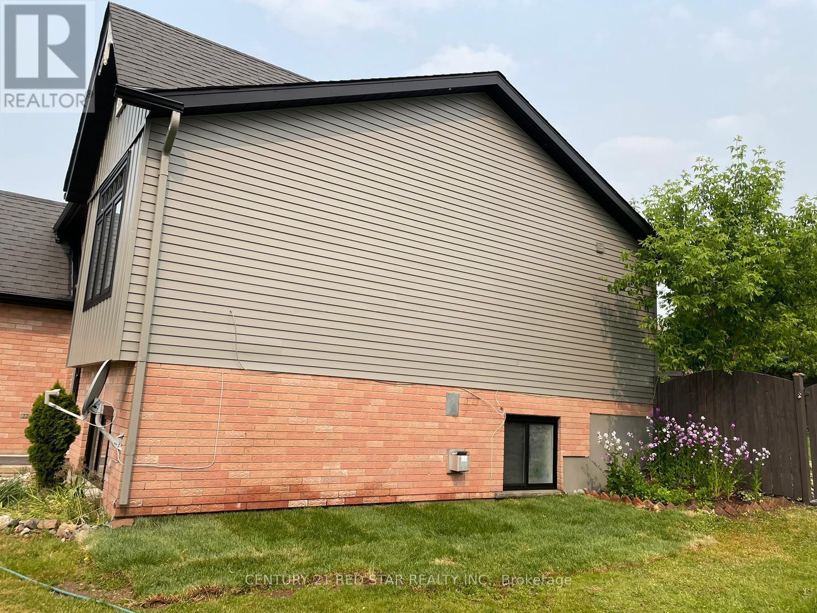 134 Bankside Drive, Kitchener, ON - Outdoor With Exterior