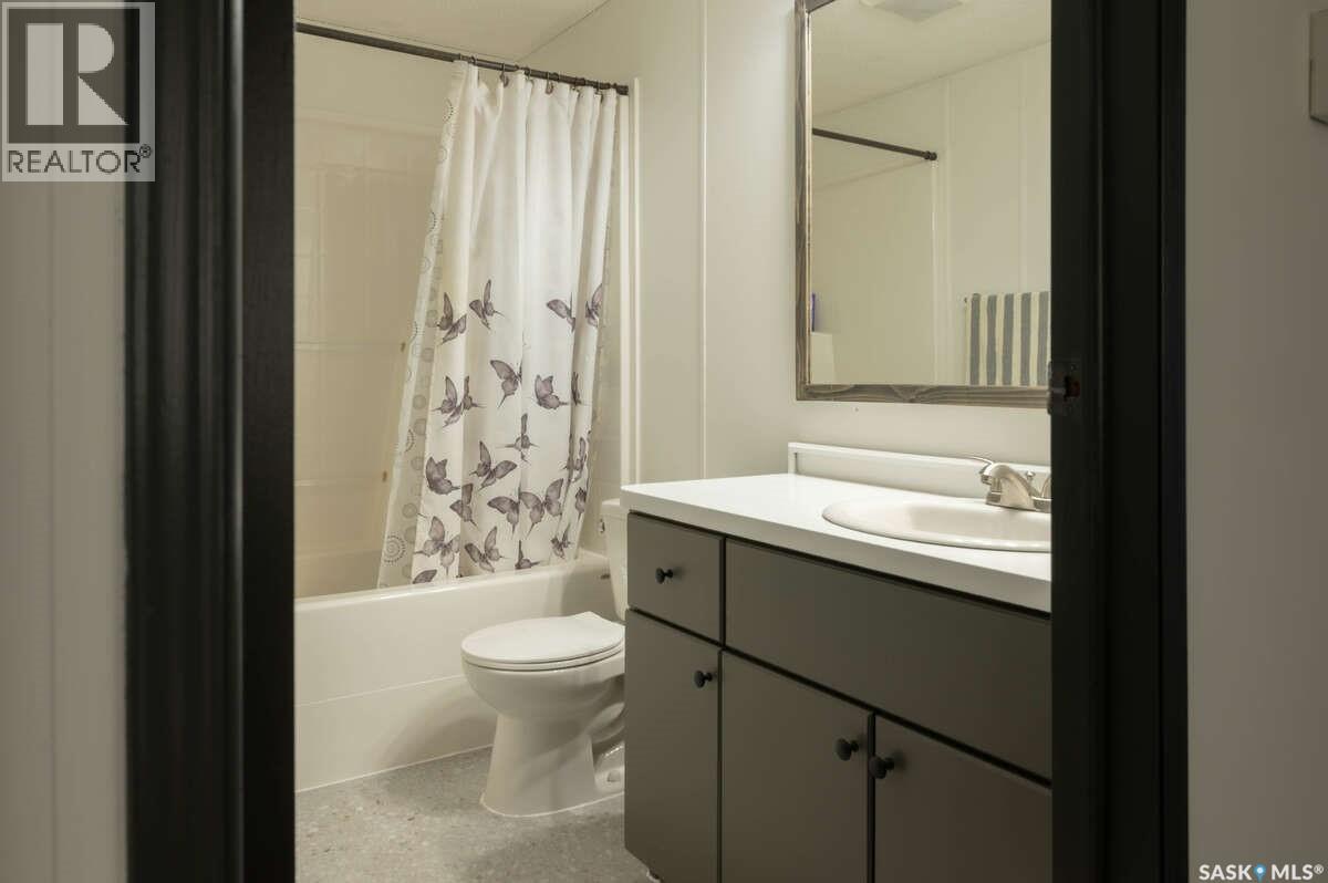 Range Road 2074, Estevan Rm No. 5, SK - Indoor Photo Showing Bathroom