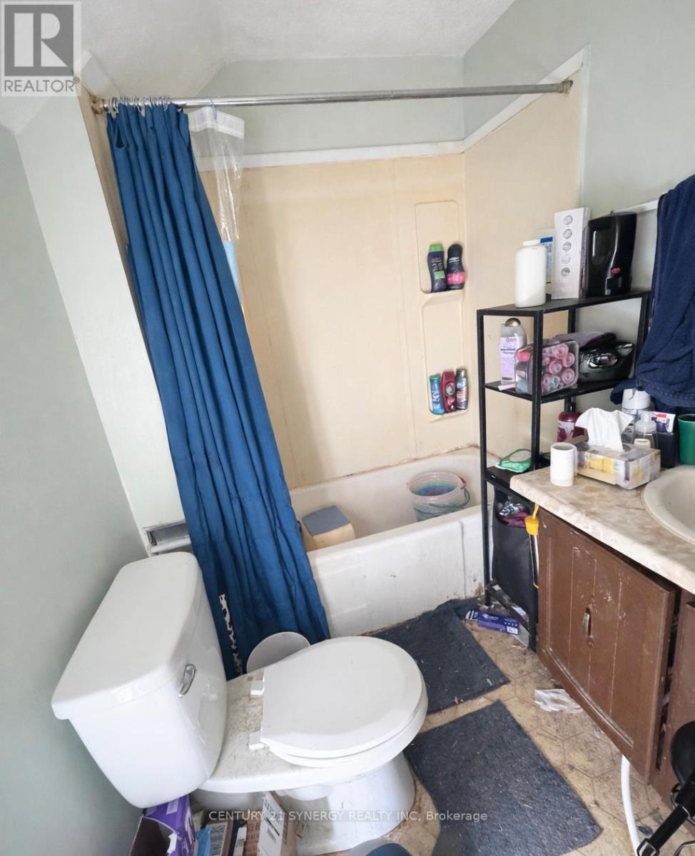 Colour Enhanced - 4pc Bathroom - 23 Strathcona Street, Smiths Falls, ON - Indoor Photo Showing Bathroom