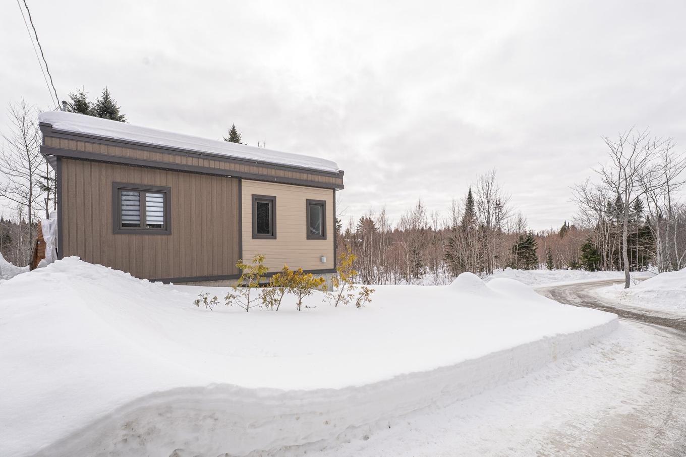 Frontage - 7 Av. Du Parc, Gore, QC - Outdoor