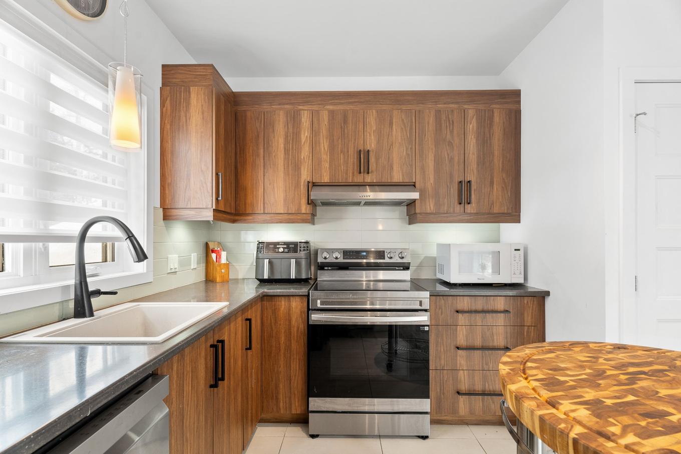 Kitchen - 7 Av. Du Parc, Gore, QC - Indoor Photo Showing Kitchen