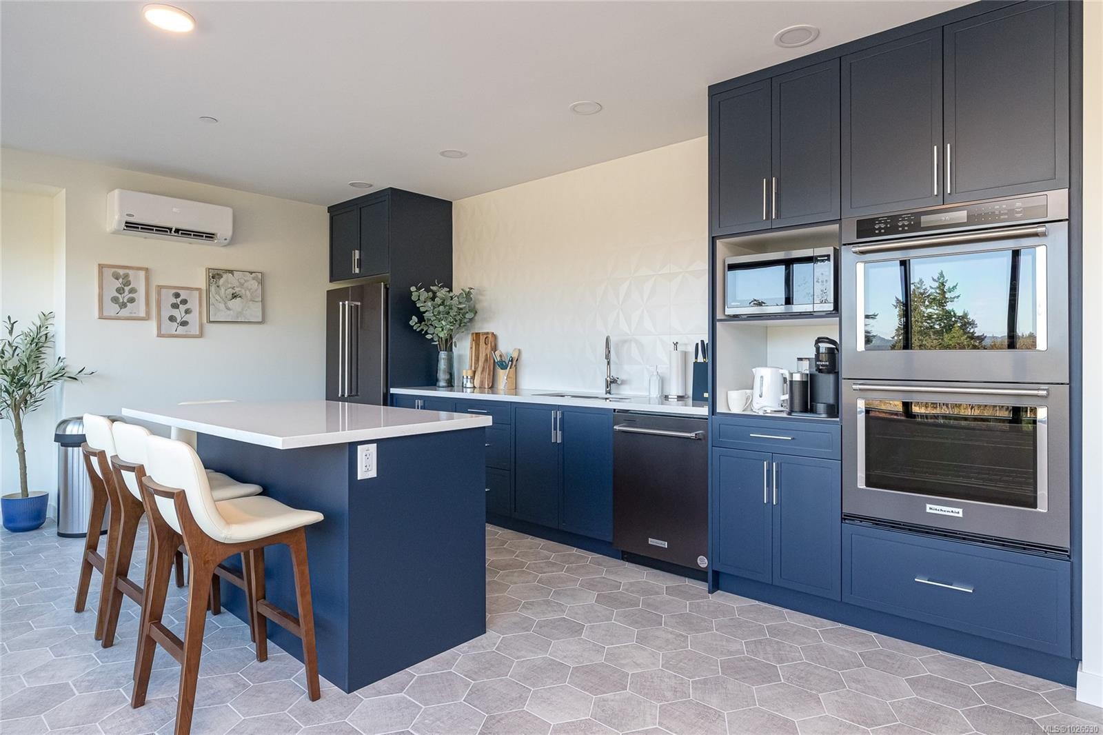 114-2390 City Gate Blvd, Langford, BC - Indoor Photo Showing Kitchen With Upgraded Kitchen