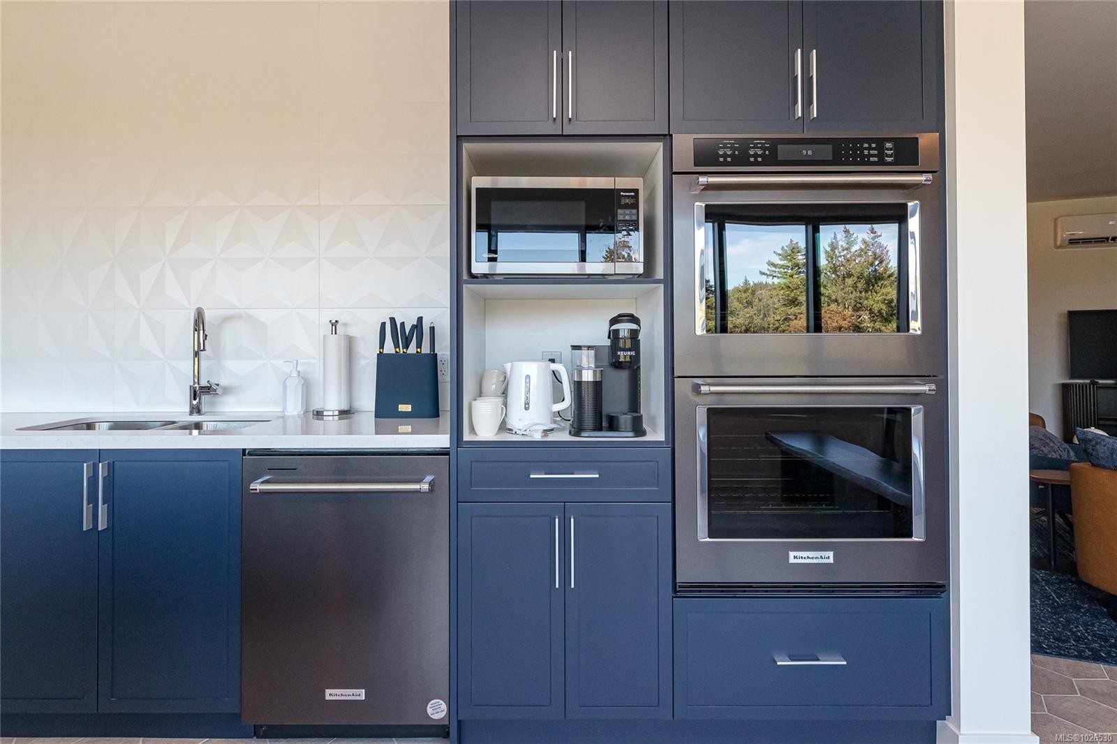 114-2390 City Gate Blvd, Langford, BC - Indoor Photo Showing Kitchen With Double Sink