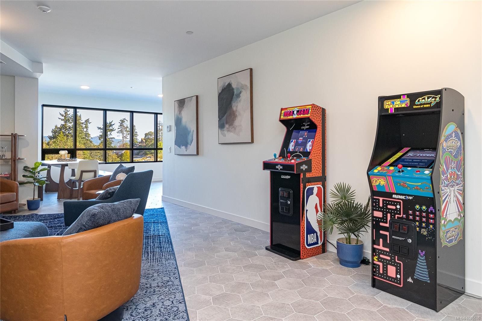 114-2390 City Gate Blvd, Langford, BC - Indoor