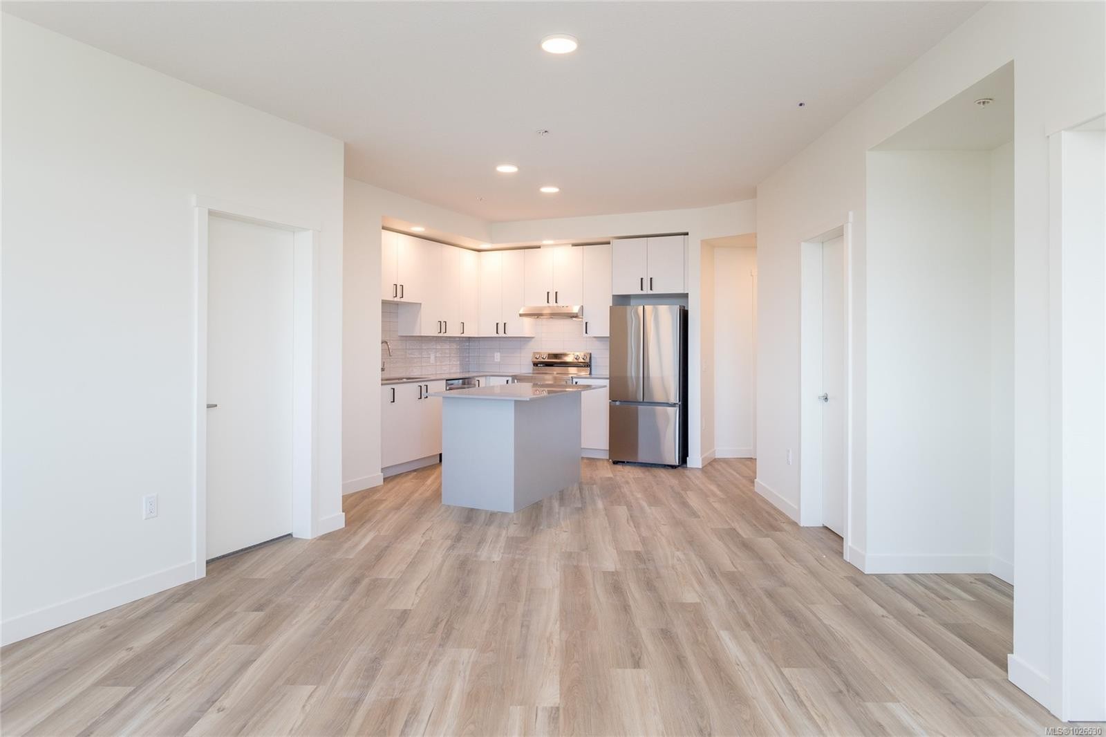 114-2390 City Gate Blvd, Langford, BC - Indoor Photo Showing Kitchen