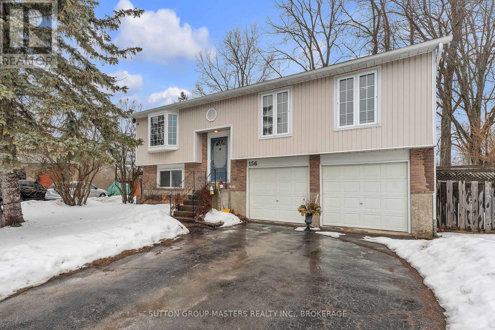 156 Pruyn Crescent, Loyalist (Bath), ON - Outdoor With Facade
