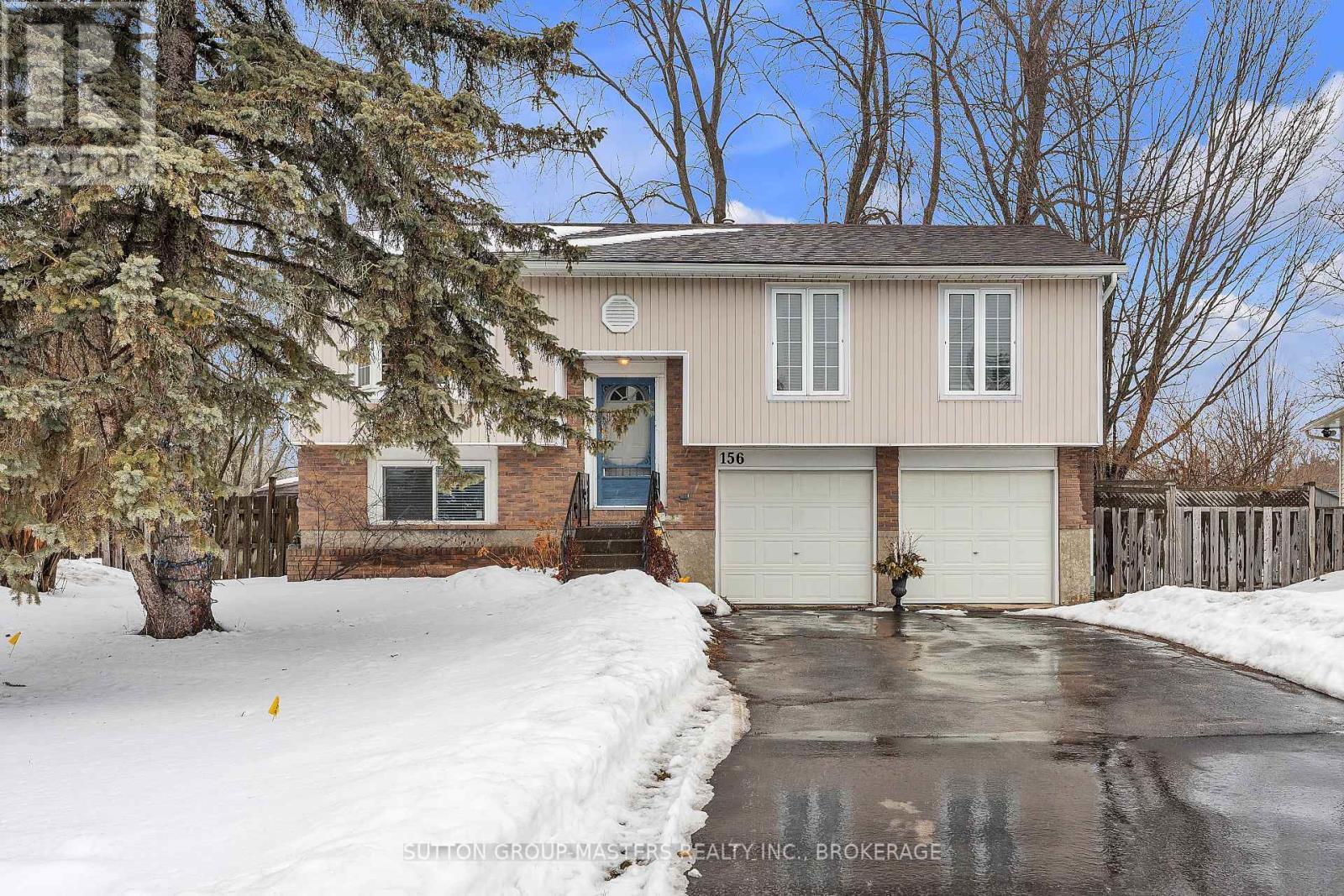 156 Pruyn Crescent, Loyalist (Bath), ON - Outdoor With Facade