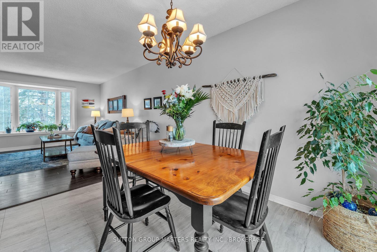 156 Pruyn Crescent, Loyalist (Bath), ON - Indoor Photo Showing Dining Room