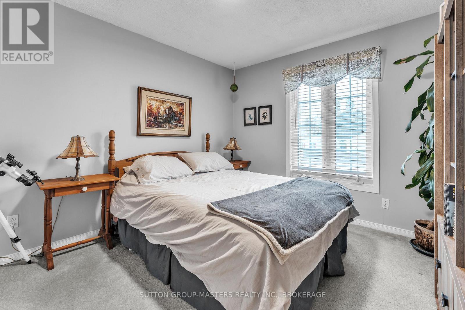 156 Pruyn Crescent, Loyalist (Bath), ON - Indoor Photo Showing Bedroom