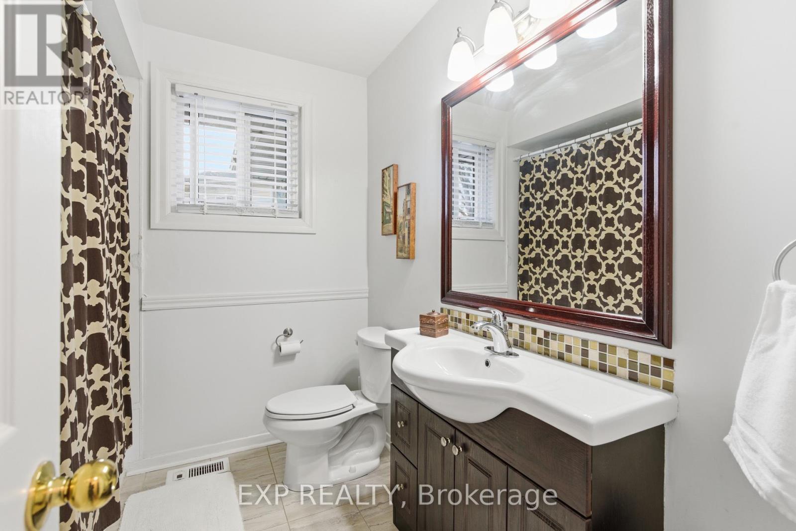 510 1/2 Niagara Street, St. Catharines (Vine/Linwell), ON - Indoor Photo Showing Bathroom