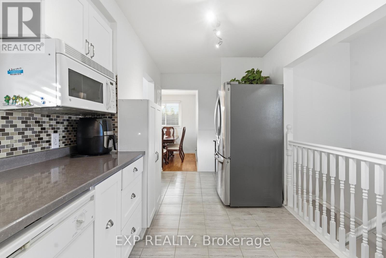 510 1/2 Niagara Street, St. Catharines (Vine/Linwell), ON - Indoor Photo Showing Kitchen