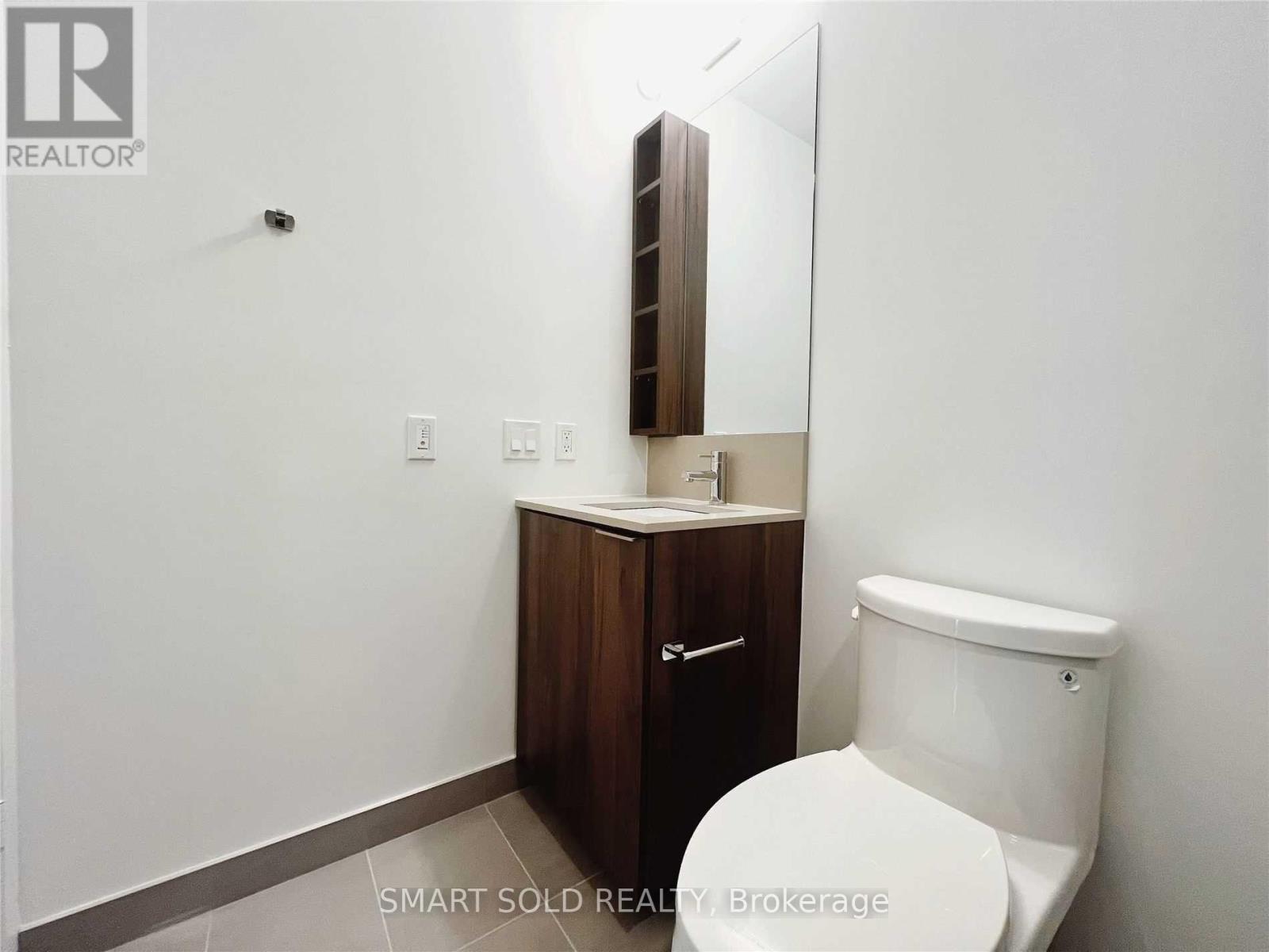 1807 - 1000 Portage Parkway, Vaughan, ON - Indoor Photo Showing Bathroom