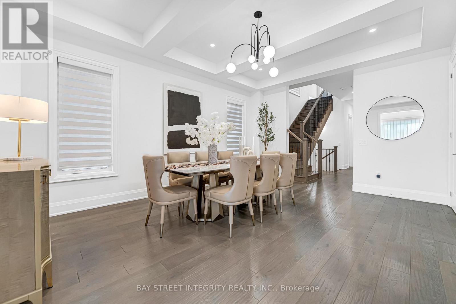 118 Milky Way Drive, Richmond Hill, ON - Indoor Photo Showing Dining Room
