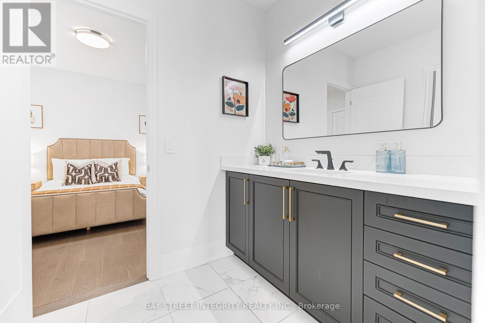 118 Milky Way Drive, Richmond Hill, ON - Indoor Photo Showing Bathroom