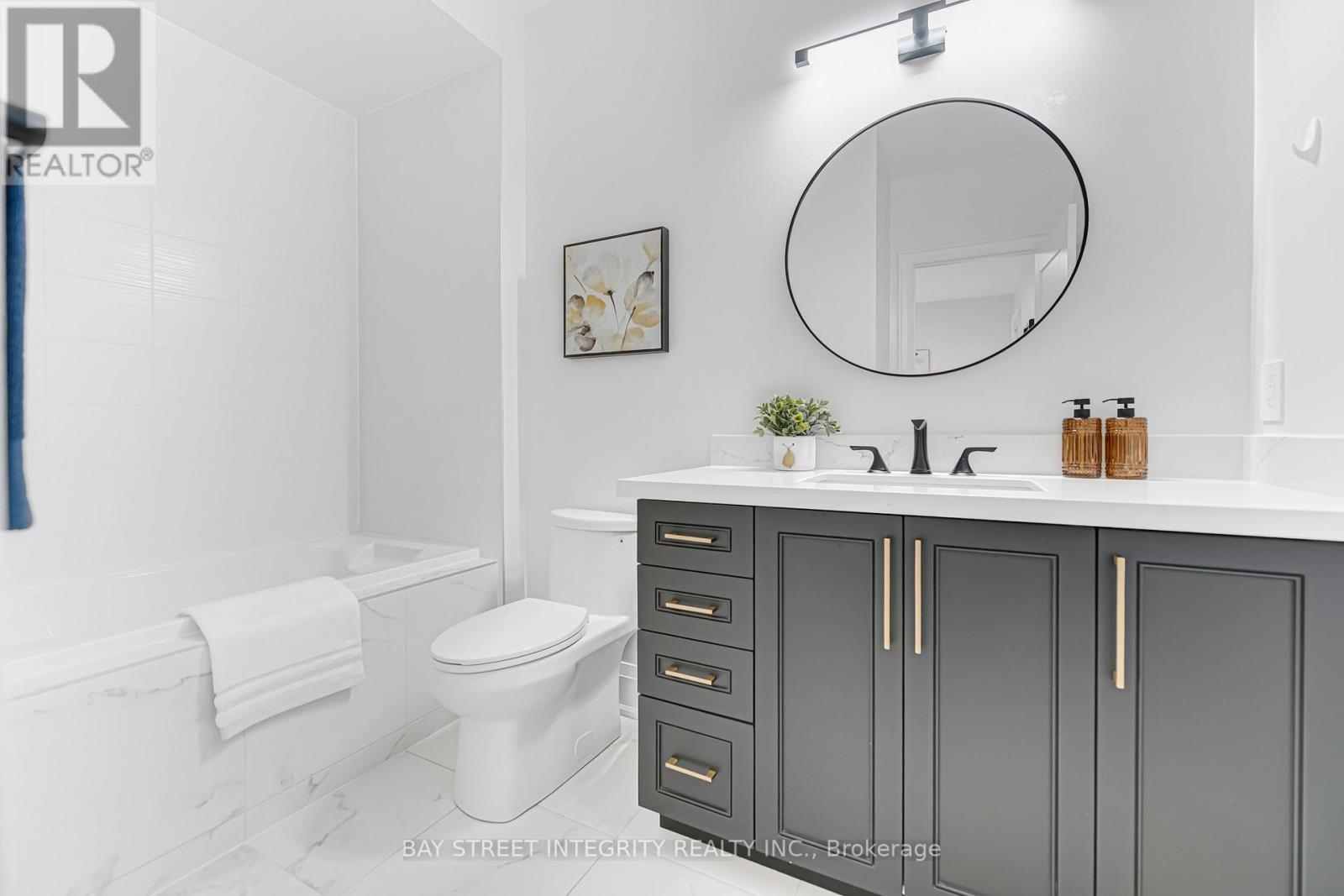 118 Milky Way Drive, Richmond Hill, ON - Indoor Photo Showing Bathroom