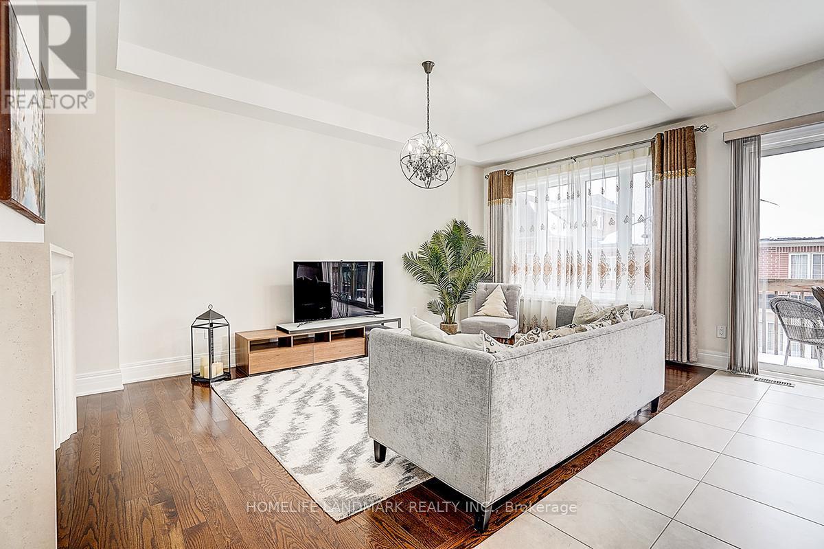 17 Horse Rake Road, Vaughan, ON - Indoor Photo Showing Living Room