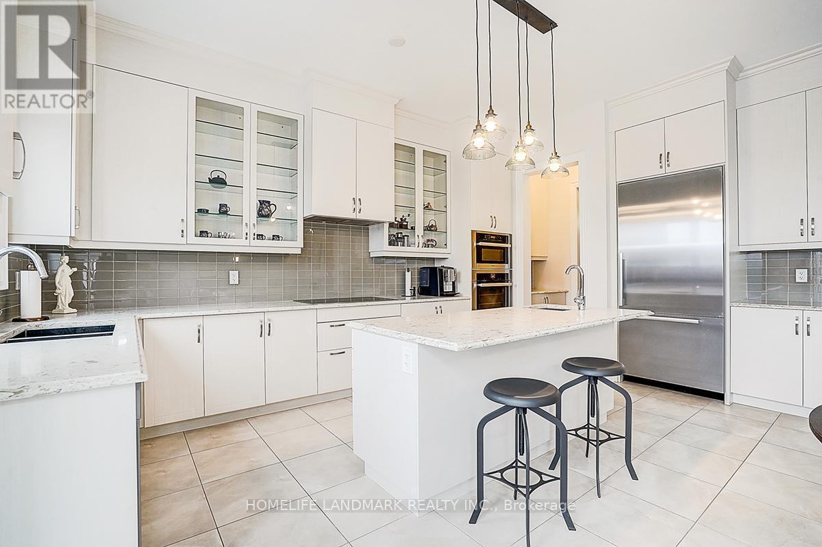17 Horse Rake Road, Vaughan, ON - Indoor Photo Showing Kitchen With Upgraded Kitchen