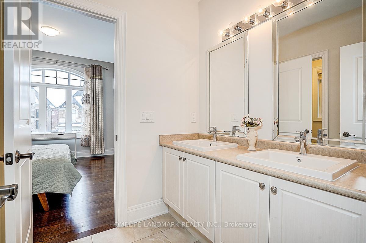 17 Horse Rake Road, Vaughan, ON - Indoor Photo Showing Bathroom