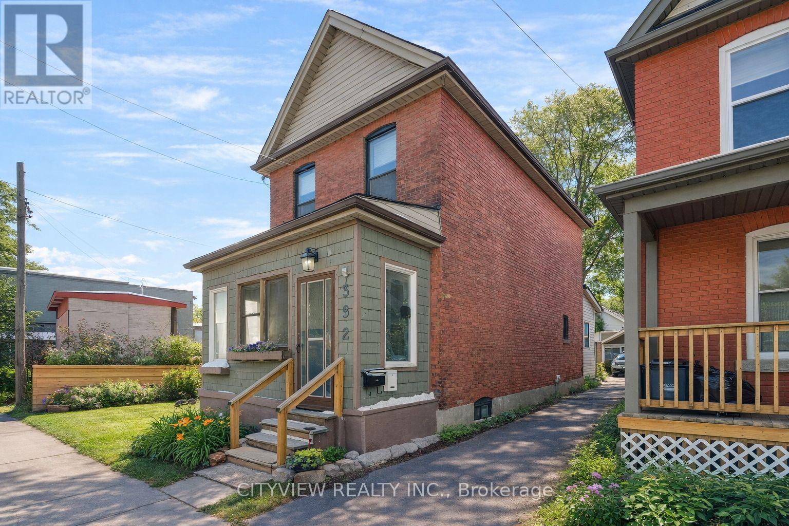 382 Beach Road, Hamilton, ON - Outdoor With Exterior