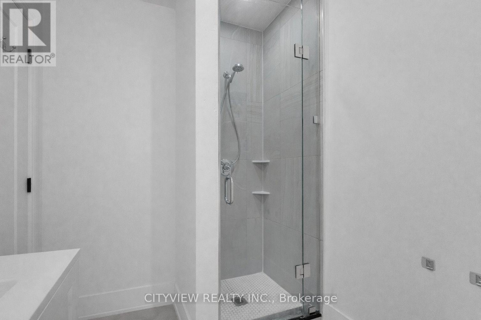 382 Beach Road, Hamilton, ON - Indoor Photo Showing Bathroom