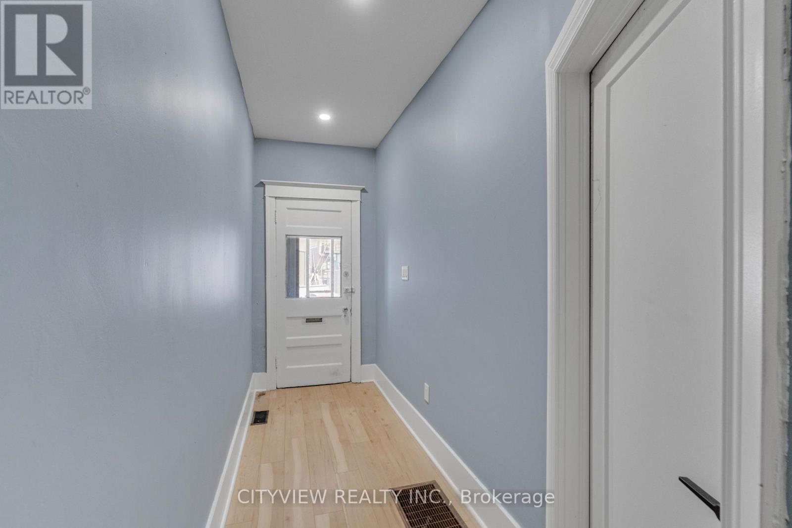 382 Beach Road, Hamilton, ON - Indoor Photo Showing Other Room