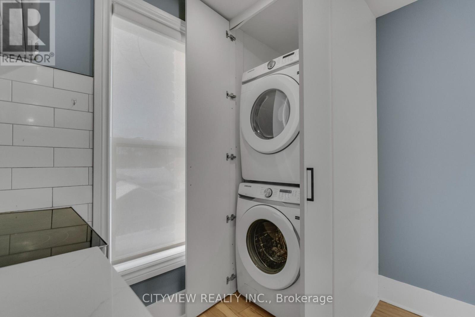 382 Beach Road, Hamilton, ON - Indoor Photo Showing Laundry Room