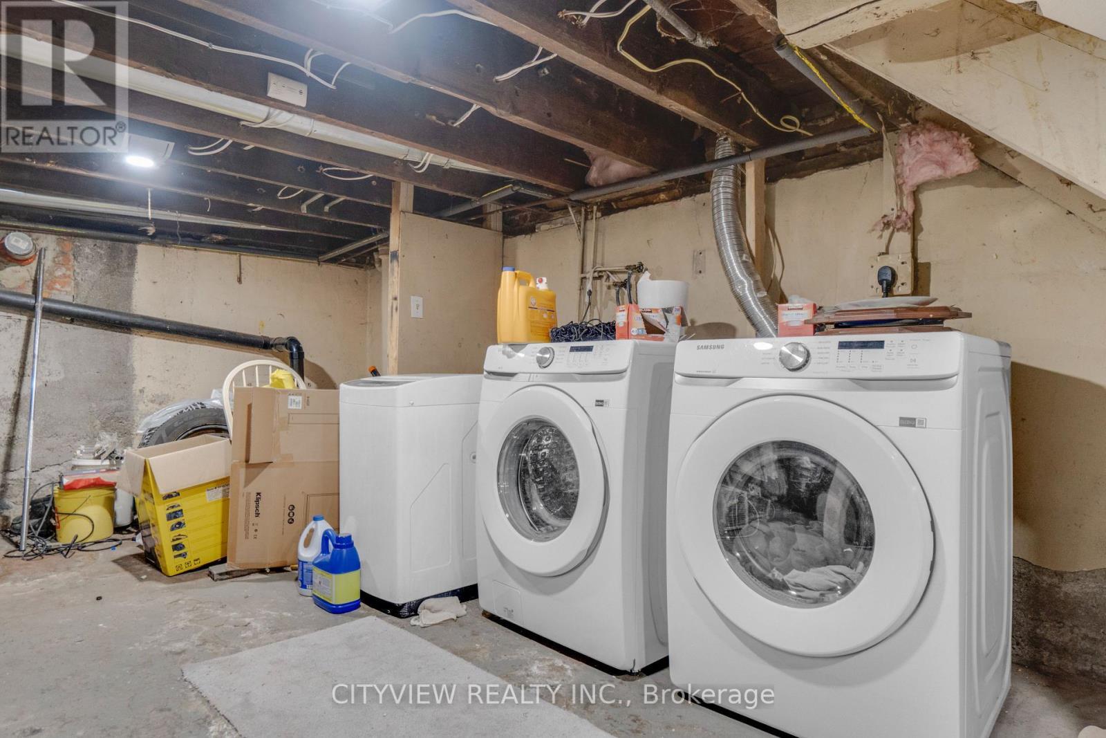 382 Beach Road, Hamilton, ON - Indoor Photo Showing Laundry Room