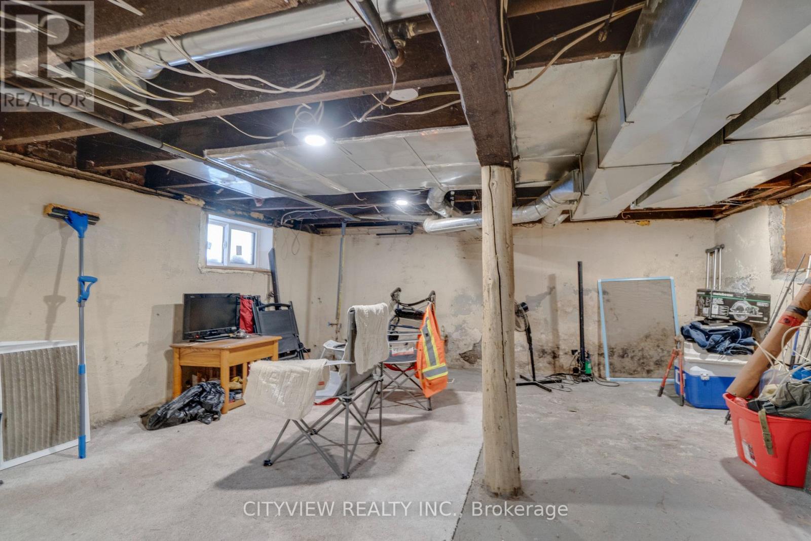 382 Beach Road, Hamilton, ON - Indoor Photo Showing Basement