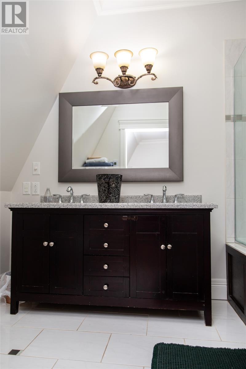 28 King Edward Place, St. John'S, NL - Indoor Photo Showing Bathroom