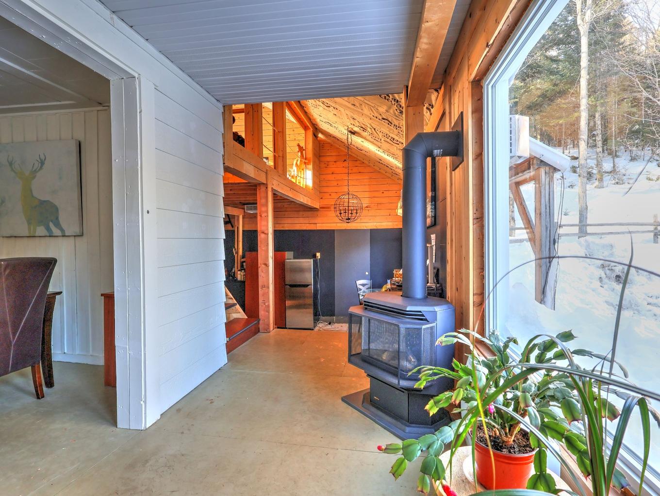 Living room - 903 4E Rang E., Sainte-Louise, QC - With Exterior