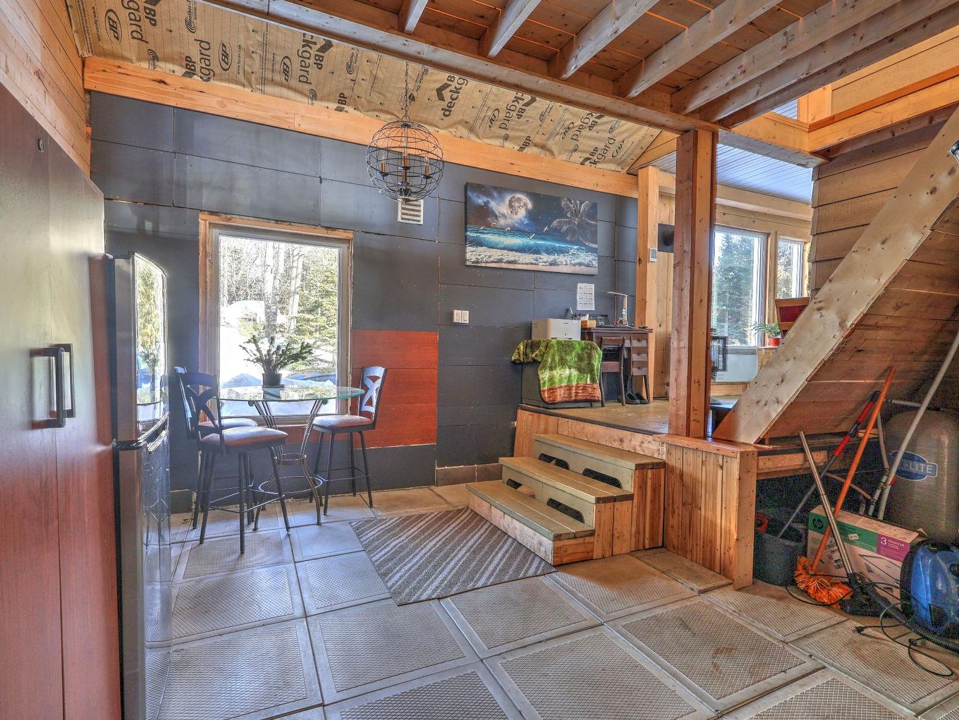 Workshop - 903 4E Rang E., Sainte-Louise, QC - Indoor Photo Showing Other Room