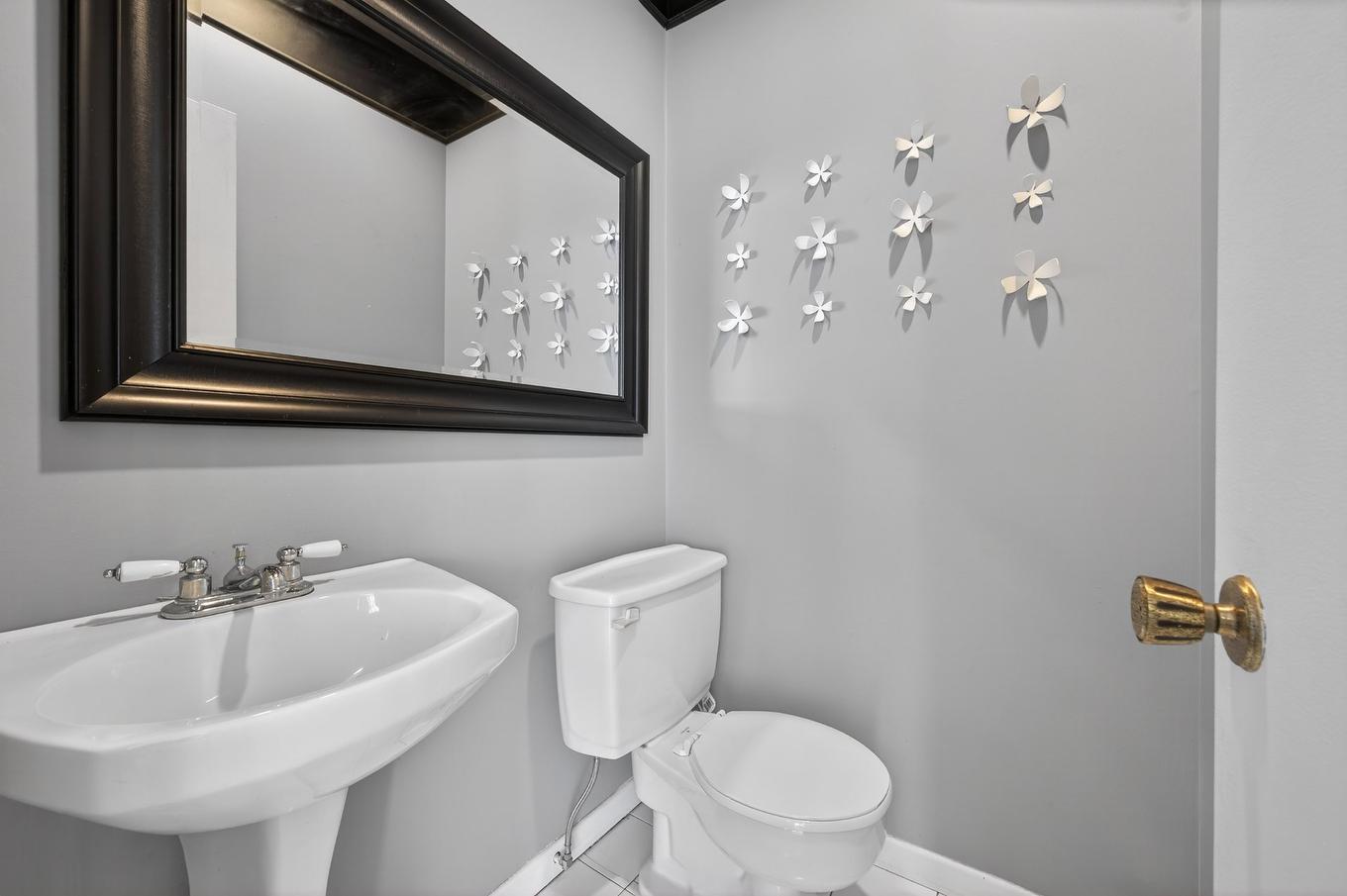 Salle d'eau - 1050 Rue Notre-Dame, Saint-Césaire, QC - Indoor Photo Showing Bathroom