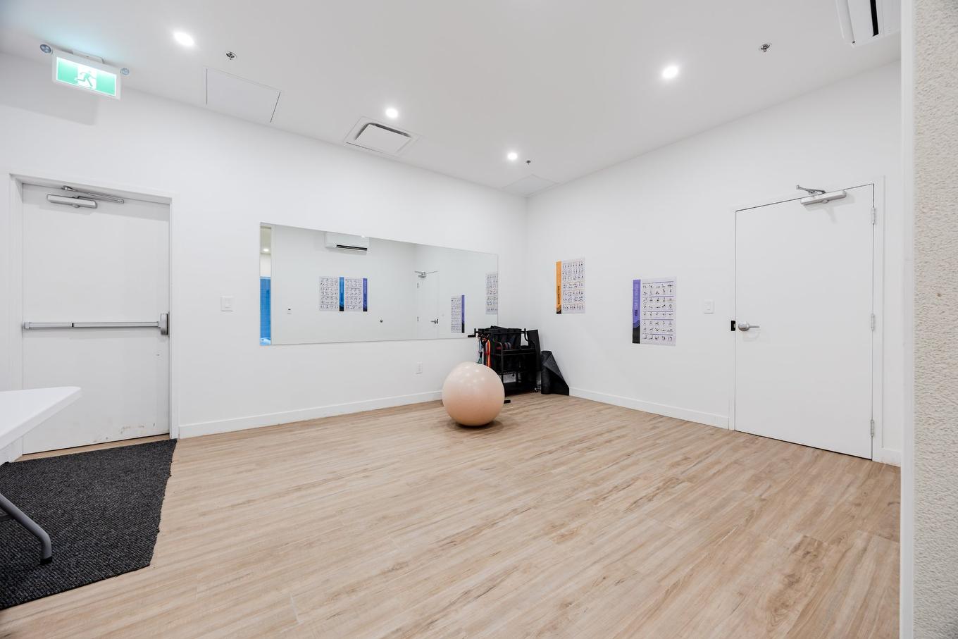 Exercise room - 407-7070 Boul. Newman, Montréal (Lasalle), QC - Indoor Photo Showing Other Room