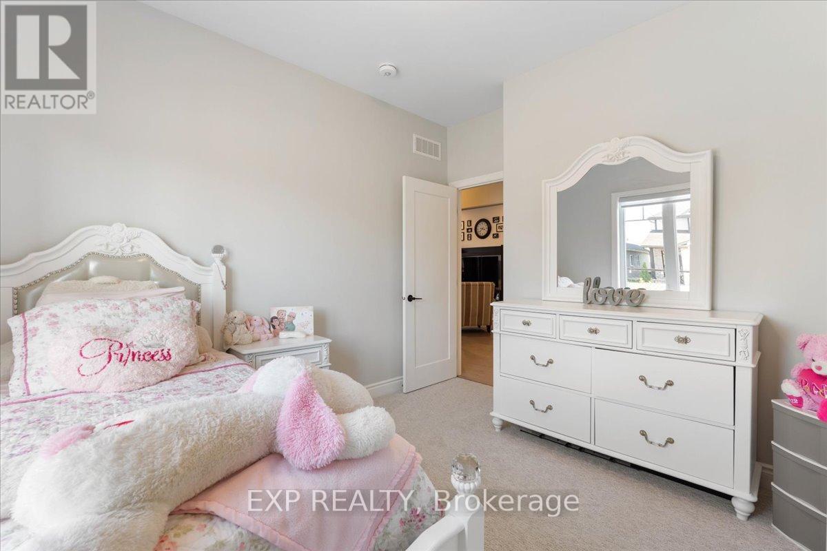 30 Raycroft Drive, Belleville (Thurlow Ward), ON - Indoor Photo Showing Bedroom