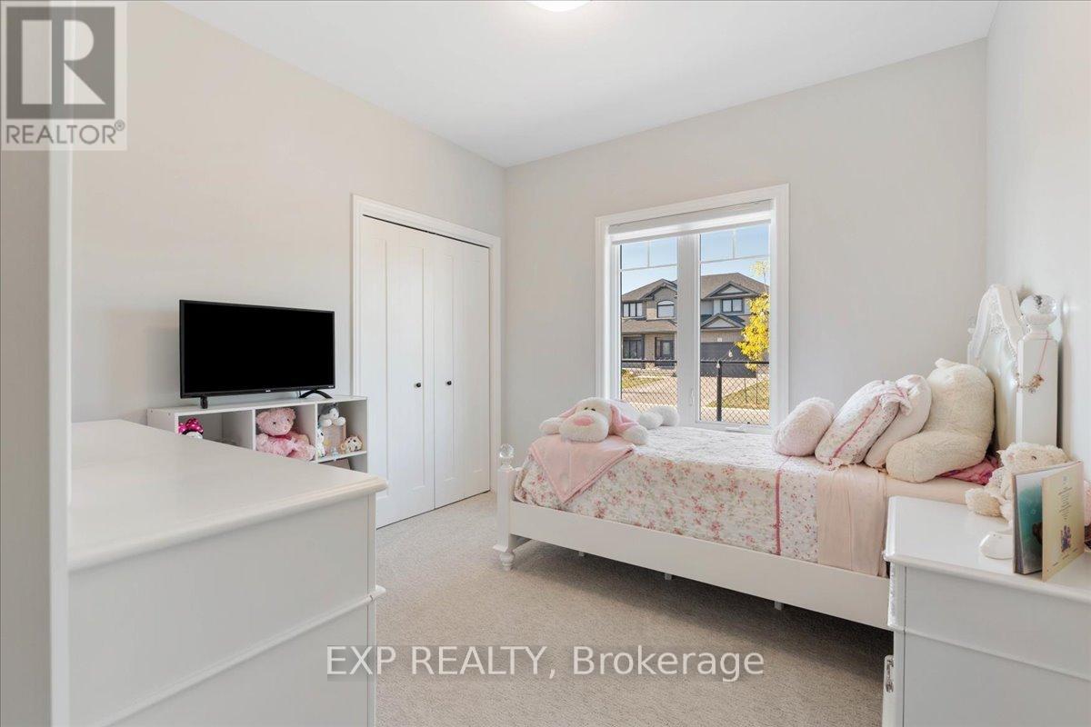 30 Raycroft Drive, Belleville (Thurlow Ward), ON - Indoor Photo Showing Bedroom